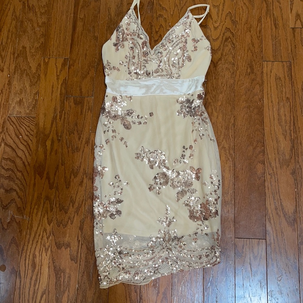 Beautiful sequin rose gold dress!